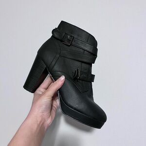 Spazzo 8.5 Black Faux Leather Buckle Heeled Booties